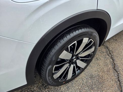 New 2025 Mitsubishi Outlander SE image 10