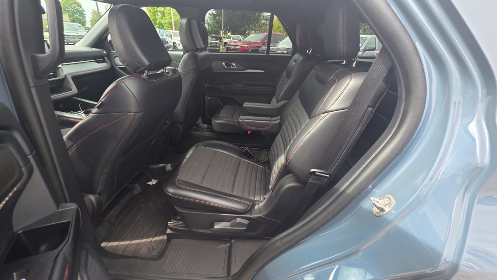 Used 2025 Ford Explorer ST-Line AWD/4WD image 5