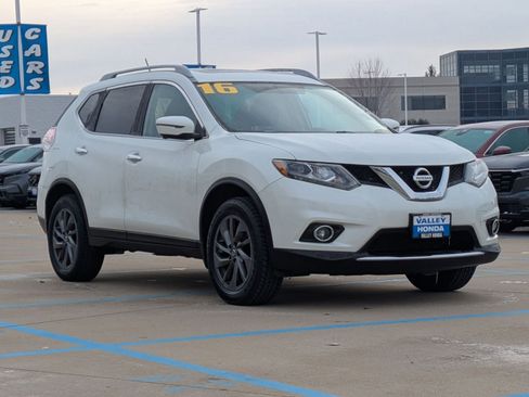 Used 2016 Nissan Rogue SL w/ SL Premium Package image 4