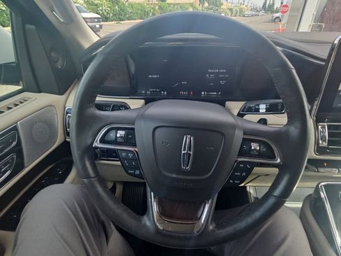 Used 2020 Lincoln Navigator Reserve w/ Equipment Group 208A Reserve AWD/4WD image 16