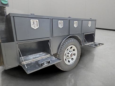 Used 2023 GMC Sierra 2500 Pro w/ Convenience Package image 6