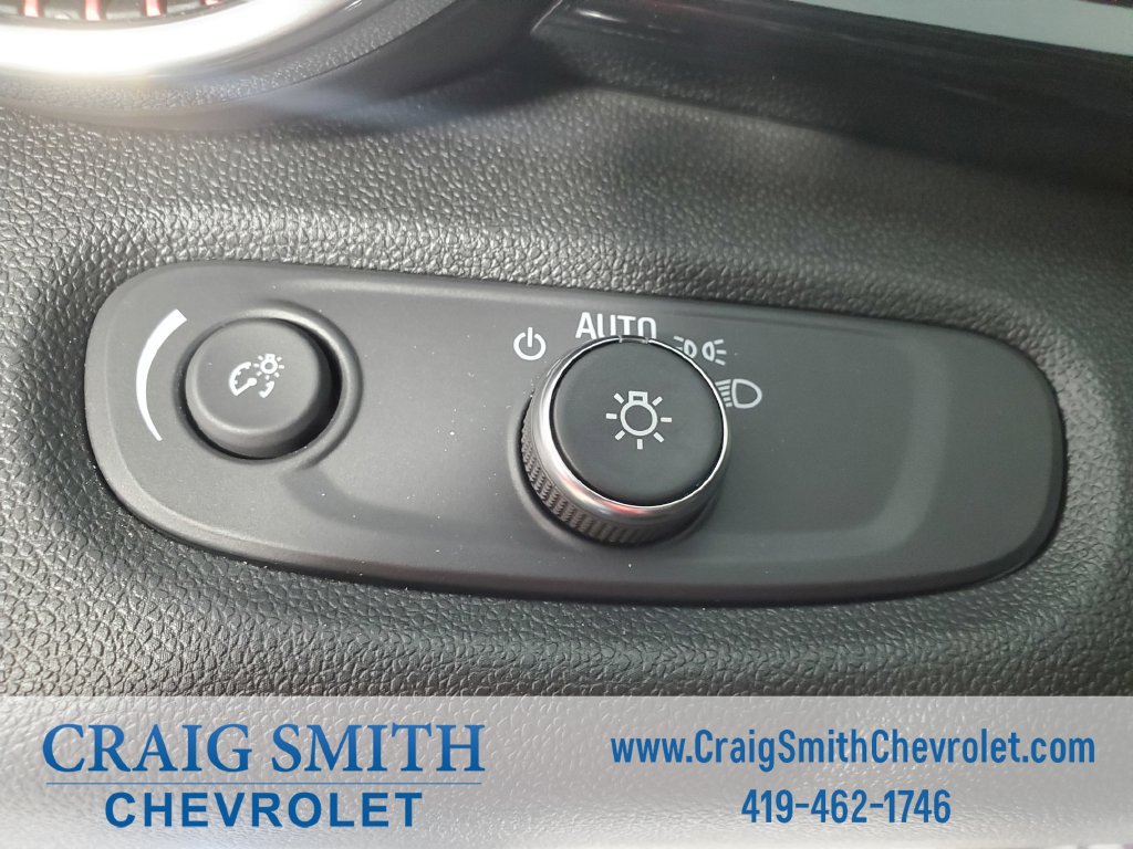 Used 2024 Chevrolet Trax RS FWD image 18