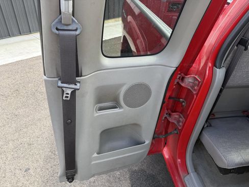 Used 2005 GMC Canyon SL w/ Comfort Convenience Package image 16