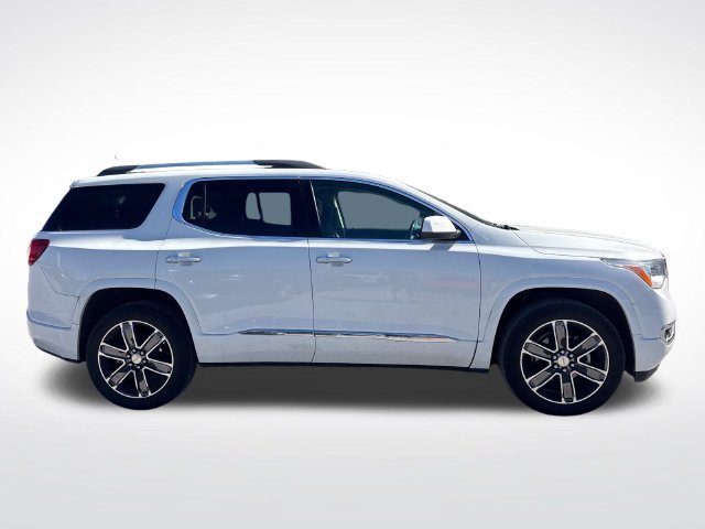 Used 2019 GMC Acadia Denali w/ Technology Package FWD image 6