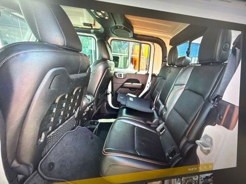 Used 2022 Jeep Gladiator Mojave w/ Cold Weather Group AWD/4WD image 18