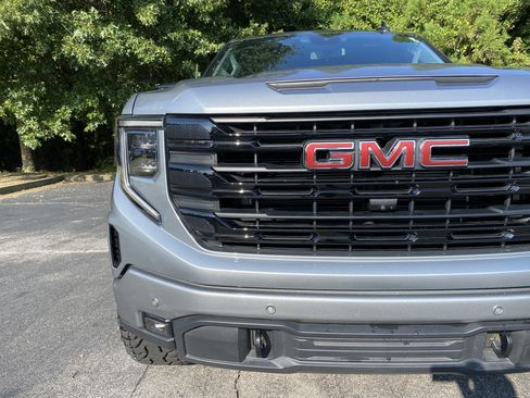 Used 2025 GMC Sierra 1500 Elevation w/ Elevation Premium Package AWD/4WD image 15
