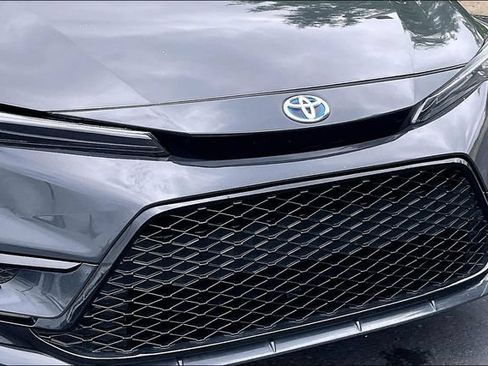 Used 2024 Toyota Corolla SE w/ SE Package FWD image 30