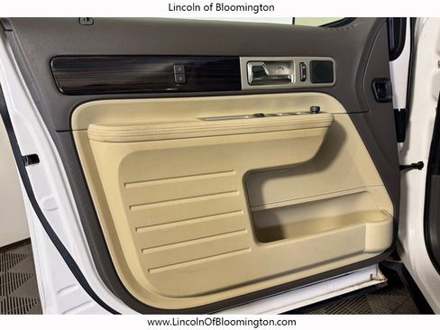 Used 2010 Lincoln MKX AWD image 11