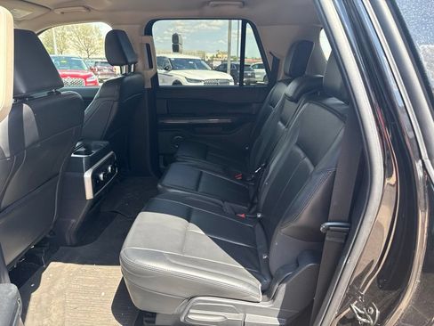 Used 2022 Ford Expedition Max XLT AWD/4WD image 4