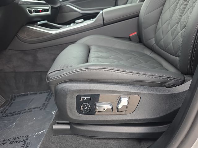 Used 2026 BMW X7 xDrive40i AWD/4WD image 32