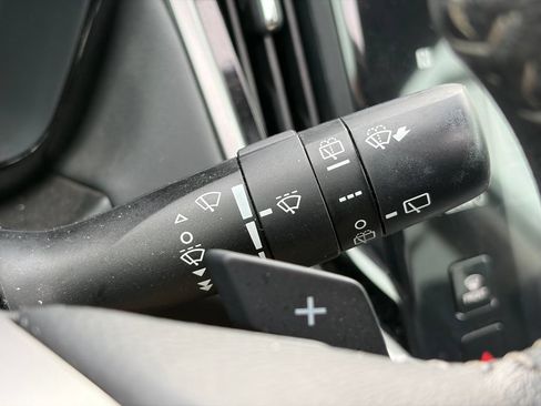 Used 2024 Subaru Outback Premium AWD/4WD image 30