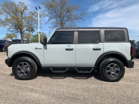 Used 2023 Ford Bronco Big Bend image 5