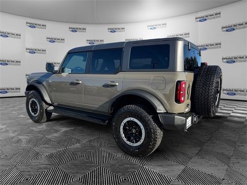 New 2025 Ford Bronco Outer Banks w/ Sasquatch Package image 3