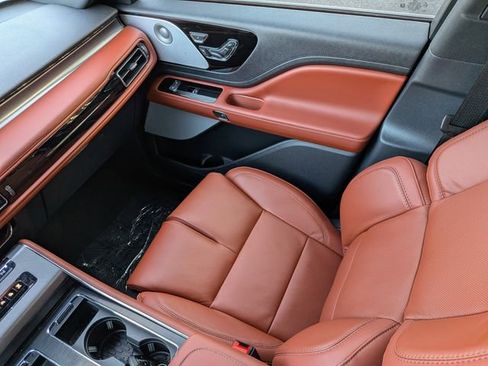 New 2025 Lincoln Aviator Reserve w/ Equipment Group 201A image 15