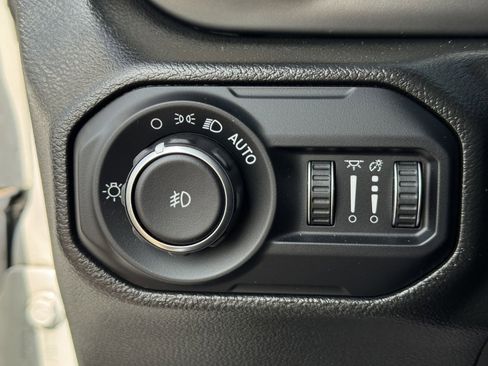 Used 2022 Jeep Wrangler Unlimited Sport image 23