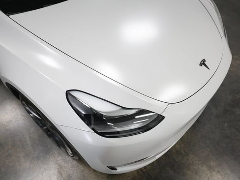 Used 2021 Tesla Model Y Performance image 11