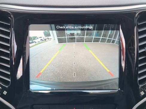 Certified 2021 Jeep Cherokee Limited AWD/4WD image 19