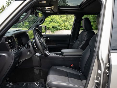 Used 2024 Lexus GX 550 w/ Accessory Package (Z1) AWD/4WD image 23