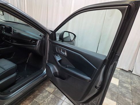 Used 2025 Nissan Rogue SV AWD/4WD image 12
