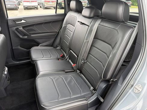 Certified 2022 Volkswagen Tiguan SEL R-Line AWD/4WD image 24