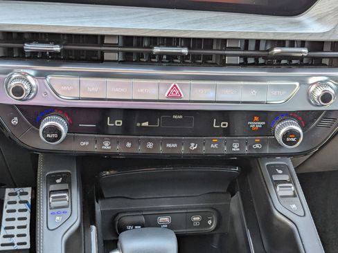 Certified 2025 Kia Telluride SX Prestige X-Line AWD/4WD image 22