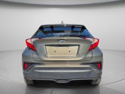 Used 2021 Toyota C-HR LE FWD image 5