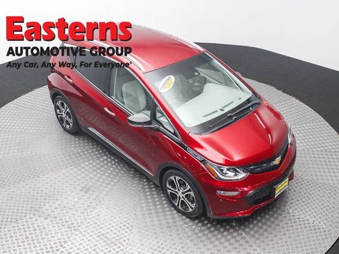 Used 2018 Chevrolet Bolt Premier w/ Driver Confidence II Package FWD image 3