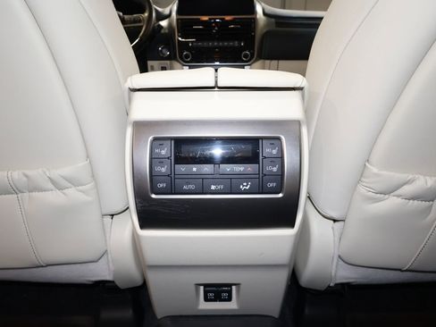 Used 2023 Lexus GX 460 Premium w/ Premium Plus Package image 29