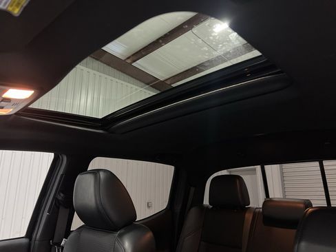 Used 2022 Toyota Tacoma Limited image 17