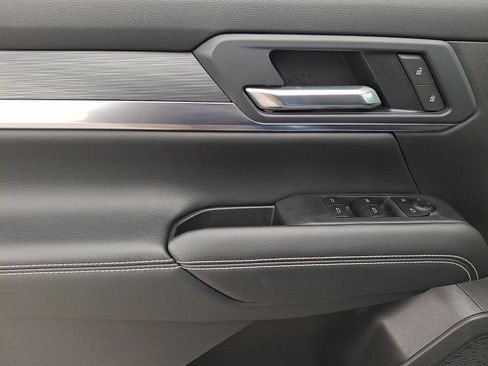 Used 2025 GMC Terrain Elevation image 12