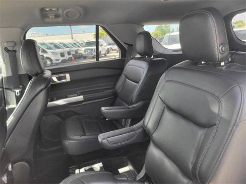 Certified 2020 Ford Explorer XLT w/ Equipment Group 202A image 7