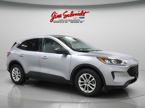 Used 2022 Ford Escape SE image 2