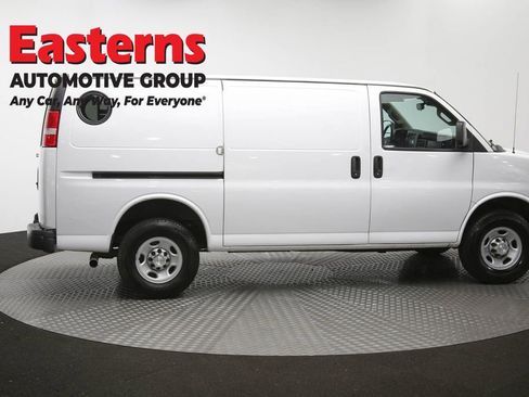 Used 2021 Chevrolet Express 3500 w/ Driver Convenience Package RWD image 40