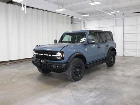New 2025 Ford Bronco Outer Banks image 3