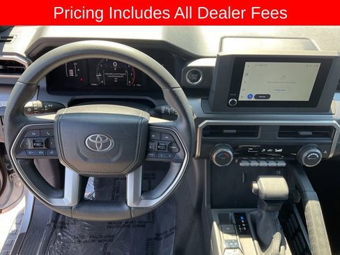 Used 2025 Toyota 4Runner SR5 AWD/4WD image 5