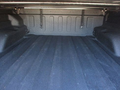 Used 2022 Jeep Gladiator Sport image 6