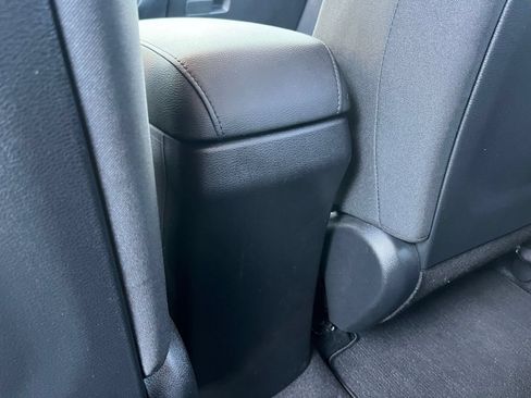 Used 2025 Kia Soul LX w/ LX Technology Package FWD image 25