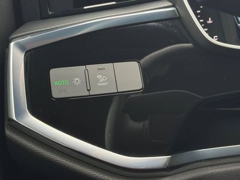 Used 2025 Audi Q3 2.0T Premium image 5