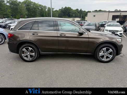 Used 2017 Mercedes-Benz GLC 300 4MATIC image 9