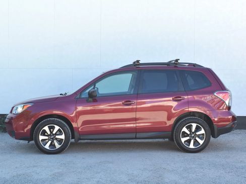 Used 2018 Subaru Forester 2.5i w/ Alloy Wheel Package AWD/4WD image 9