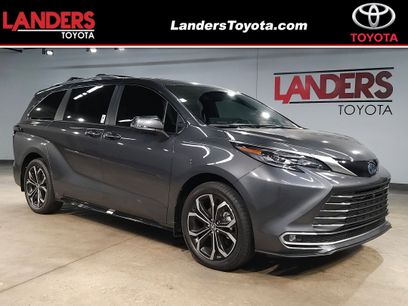 New 2025 Toyota Sienna Platinum