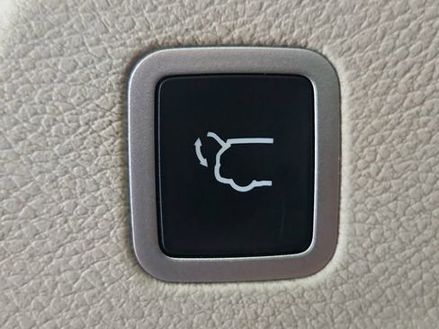 Used 2022 Chrysler Pacifica Touring-L FWD image 33
