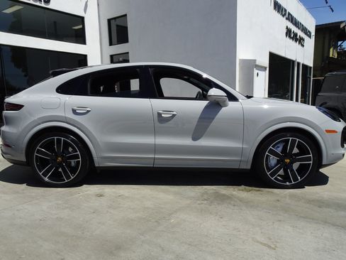 Used 2023 Porsche Cayenne Turbo w/ Premium Package Plus (PI3) AWD/4WD image 8
