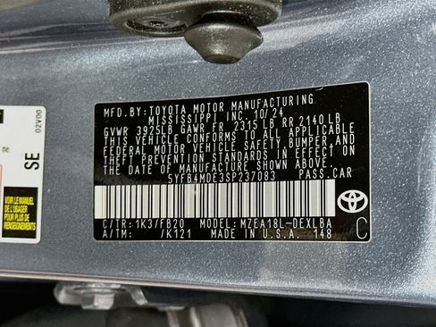Used 2025 Toyota Corolla LE FWD image 12