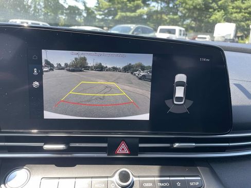 Used 2023 Hyundai Elantra Limited w/ Preferred Accessory Package FWD image 23