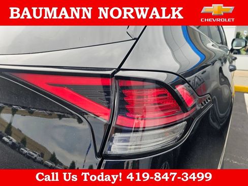 Used 2025 Kia Sportage EX FWD image 14