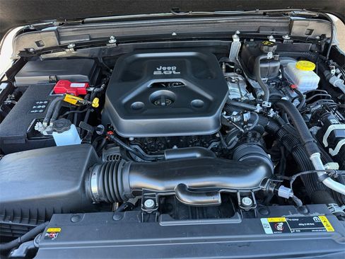 Used 2022 Jeep Wrangler Unlimited Sport image 23