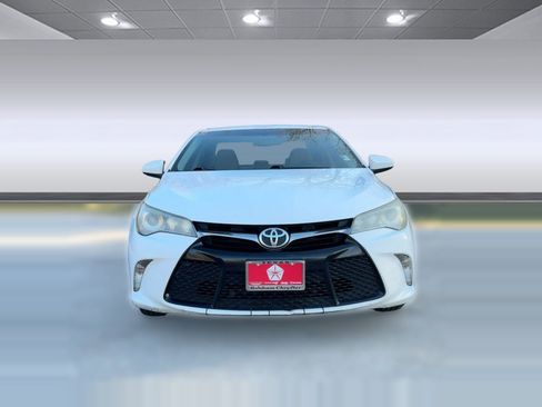 Used 2017 Toyota Camry SE image 6