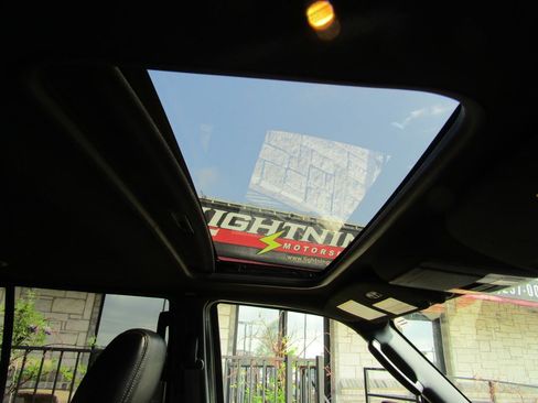 Used 2015 Ford Expedition Platinum image 8