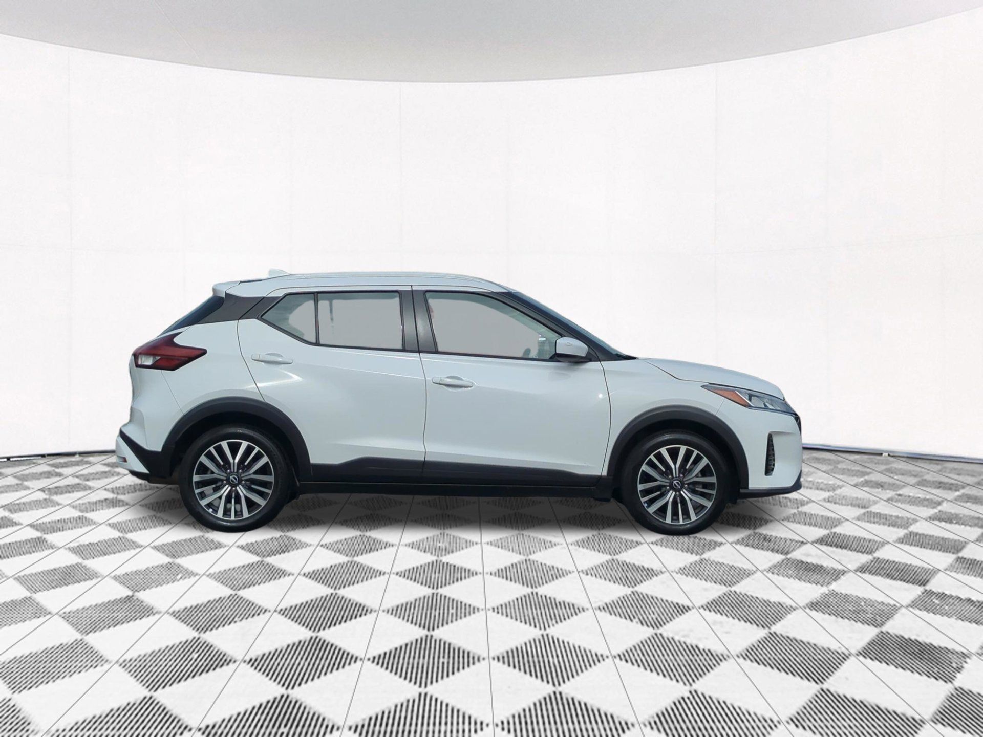 Used 2022 Nissan Kicks SV FWD image 20
